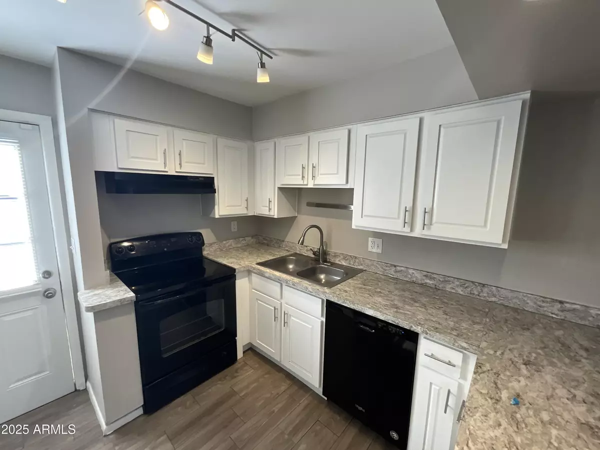 Phoenix, AZ 85014,810 E COLTER Street #11