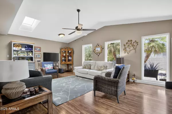 4708 E ENID Avenue E, Mesa, AZ 85206