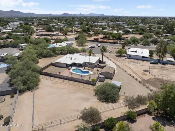 Scottsdale, AZ 85260,8426 E PARADISE Drive