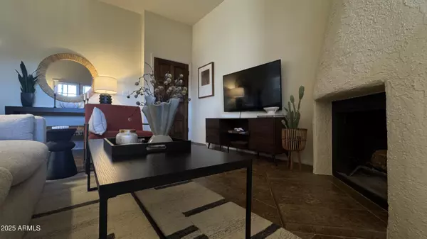 Phoenix, AZ 85018,4540 N 44TH Street #42