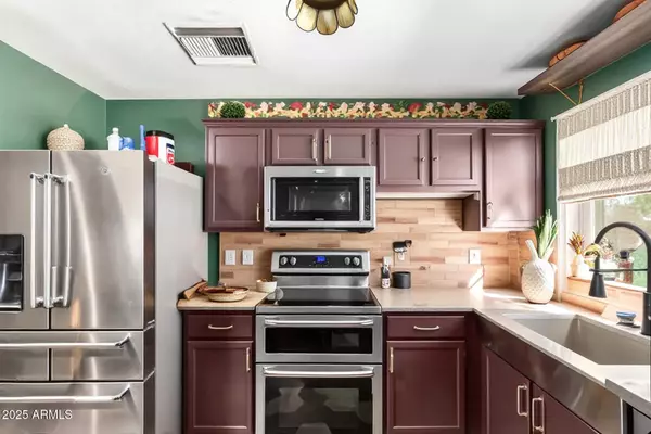 5221 W COLUMBINE Drive, Glendale, AZ 85304