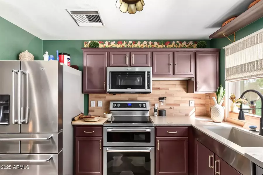 5221 W COLUMBINE Drive, Glendale, AZ 85304