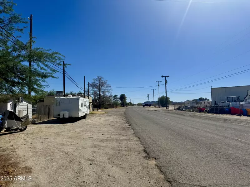 66782 AVENUE B Lane, Salome, AZ 85348