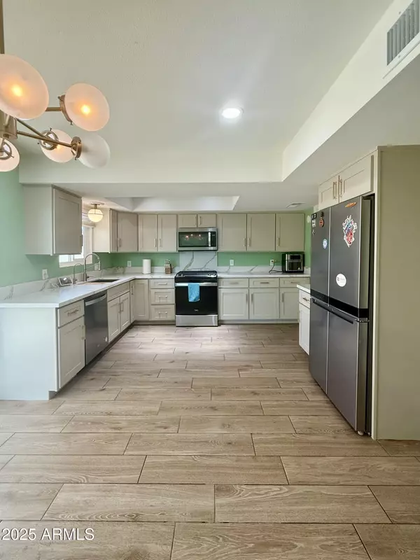 Phoenix, AZ 85022,2237 E EVERETT Drive