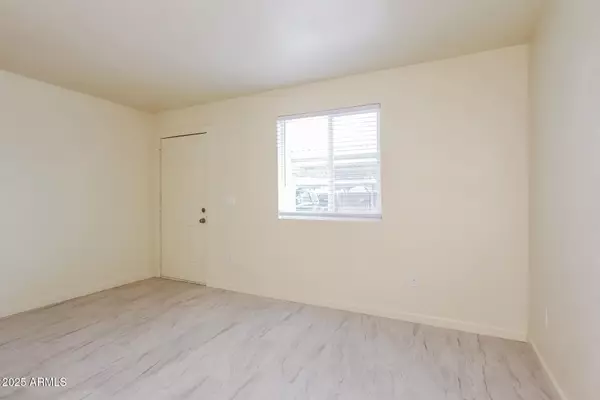Phoenix, AZ 85032,2615 E GREENWAY Road #7