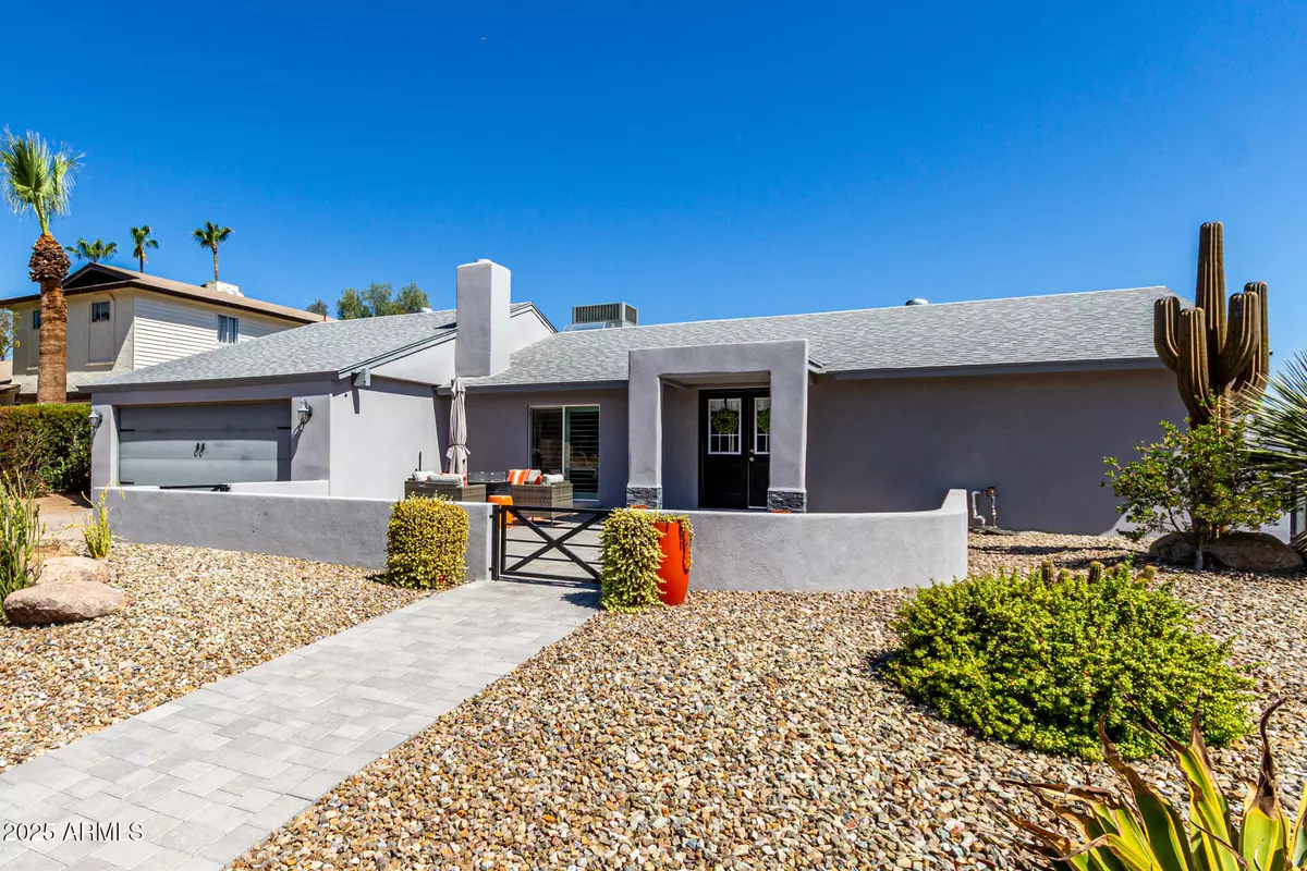 Phoenix, AZ 85028,2330 E SAHUARO Drive