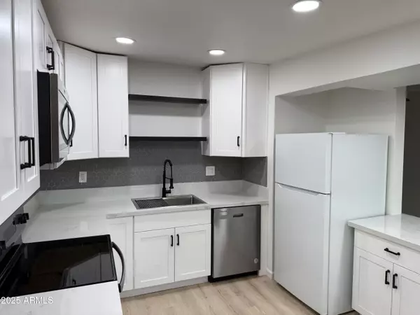 Phoenix, AZ 85008,2057 N 34th Place