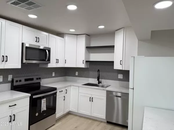 Phoenix, AZ 85008,2057 N 34th Place