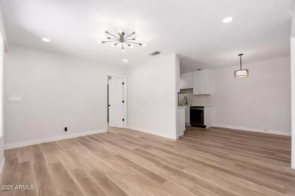 Phoenix, AZ 85042,3511 E BASELINE Road #1200