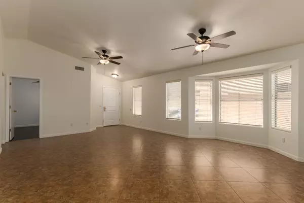 Phoenix, AZ 85032,4634 E GROVERS Avenue