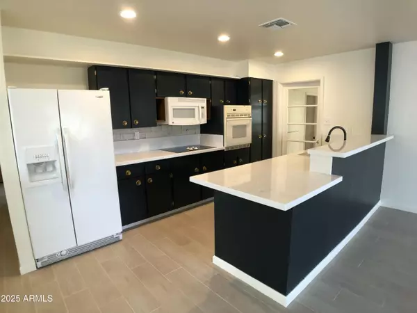 Tempe, AZ 85282,208 E BALBOA Drive