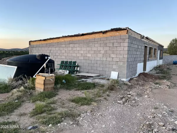 Seligman, AZ 86337,37495 W FORT ROCK Road #922