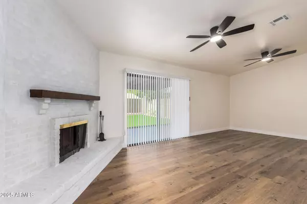 Phoenix, AZ 85023,118 W BLUEFIELD Avenue