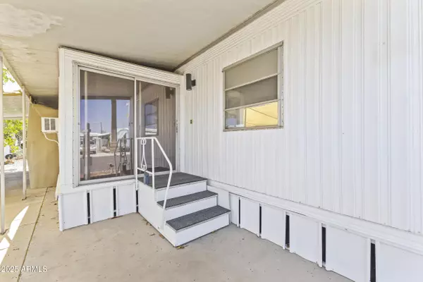 Mesa, AZ 85210,530 S ALMA SCHOOL Road #75