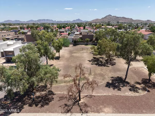 Phoenix, AZ 85032,2822 E KATHLEEN Road