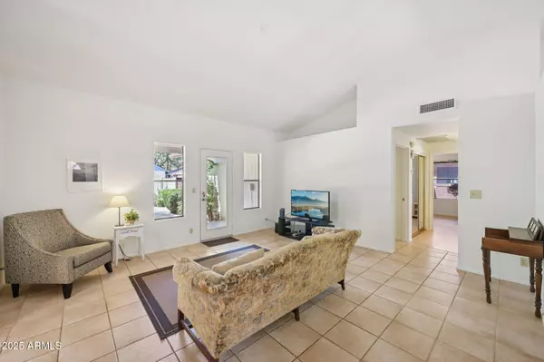 Gilbert, AZ 85234,823 E LEXINGTON Avenue