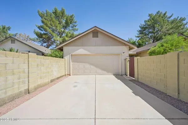 Gilbert, AZ 85234,823 E LEXINGTON Avenue