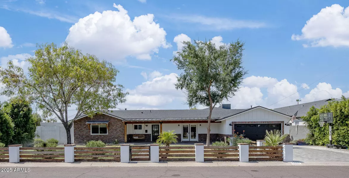 4333 E INDIANOLA Avenue, Phoenix, AZ 85018