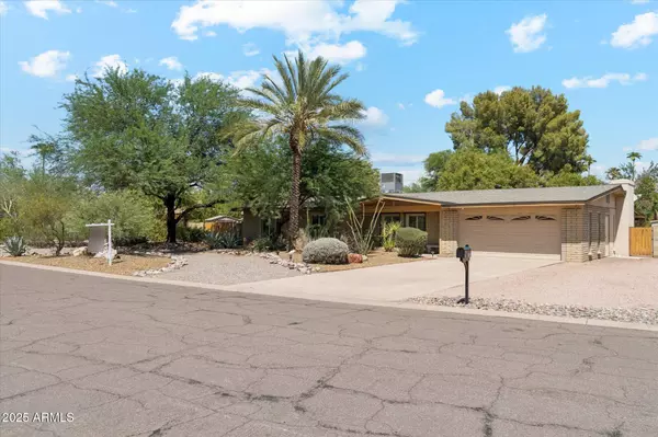 Paradise Valley, AZ 85253,5838 E COCHISE Road