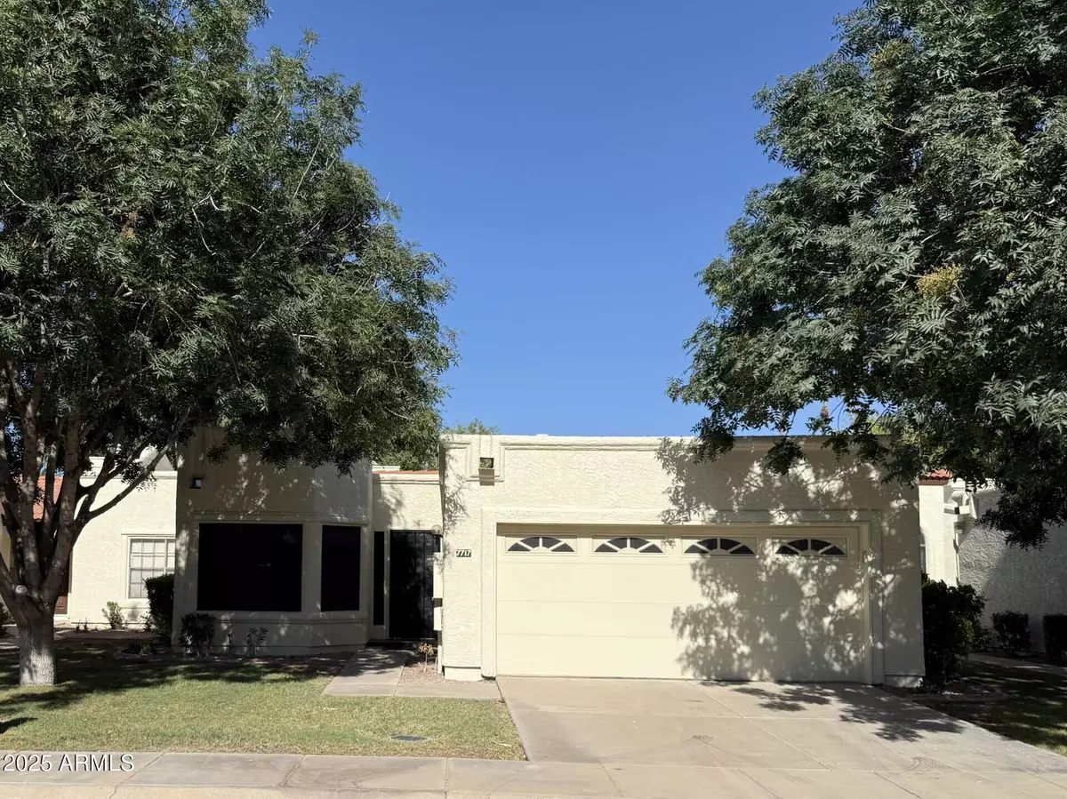 Tempe, AZ 85284,7717 S HEATHER Drive