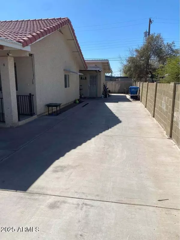 Phoenix, AZ 85015,2107 W GLENROSA Avenue