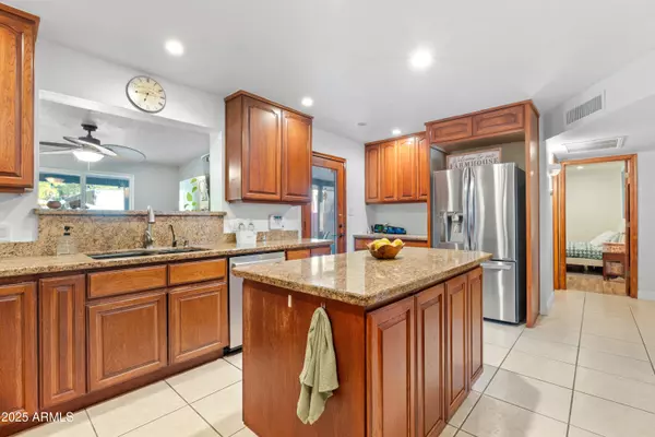 Tempe, AZ 85284,1005 E CARVER Road