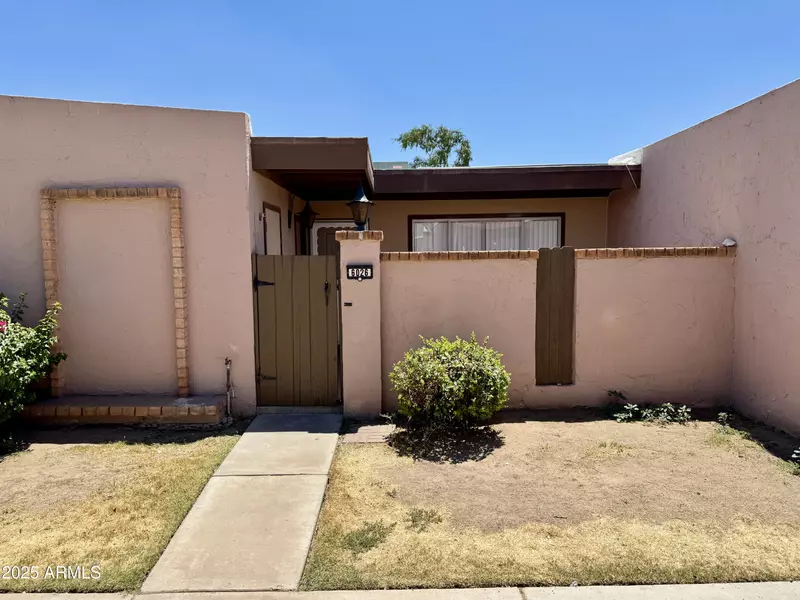 6026 W AUGUSTA Avenue, Glendale, AZ 85301