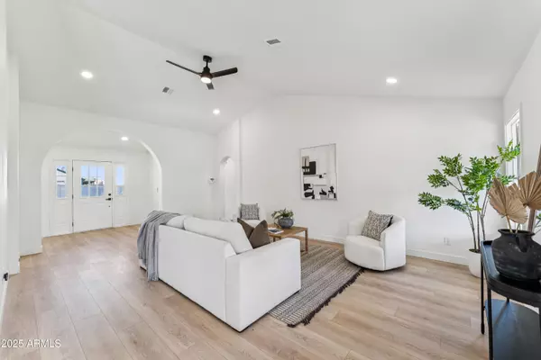 Chandler, AZ 85225,705 E TEMPLE Street