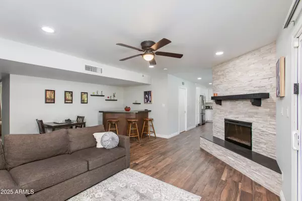 Phoenix, AZ 85018,4521 N 35TH Street