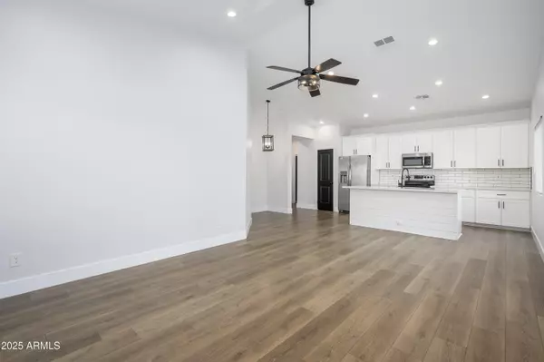 Chandler, AZ 85225,274 N Delaware Street #B