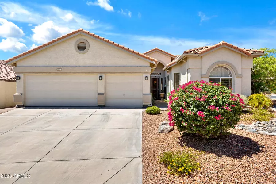 903 E HIDDENVIEW Drive, Phoenix, AZ 85048