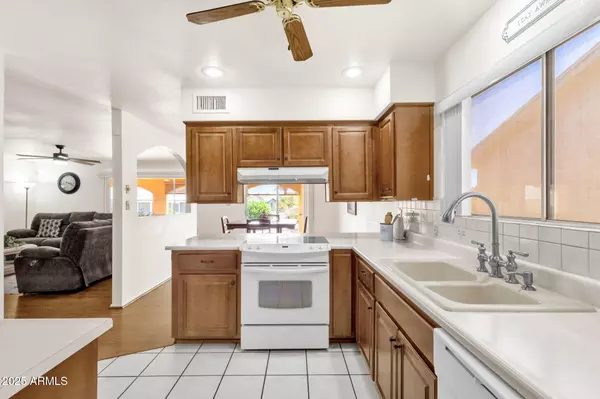 Mesa, AZ 85208,932 S 79TH Way
