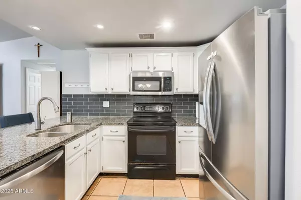 1771 W MARIPOSA Court, Chandler, AZ 85224