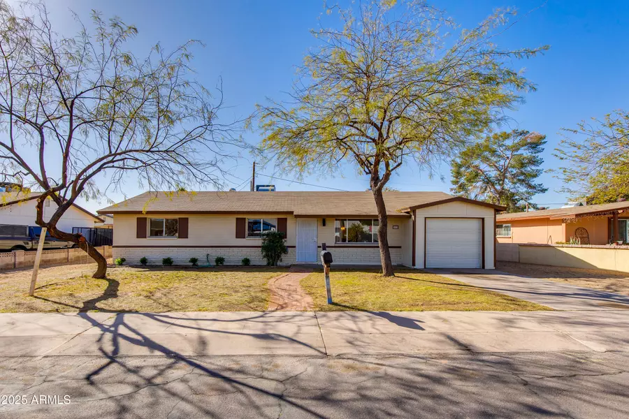 2515 E KAREN Drive, Phoenix, AZ 85032