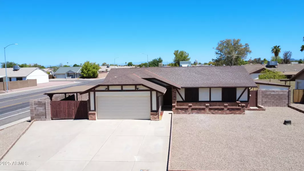 7044 W CAMERON Drive, Peoria, AZ 85345
