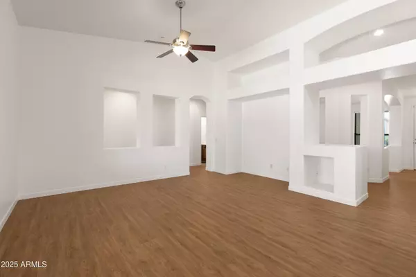 Glendale, AZ 85305,8758 W MYRTLE Avenue