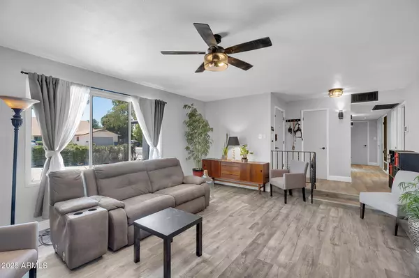 Tempe, AZ 85282,122 E HERMOSA Drive