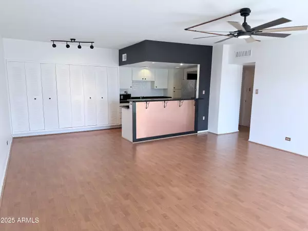 Phoenix, AZ 85013,207 W CLARENDON Avenue #4H