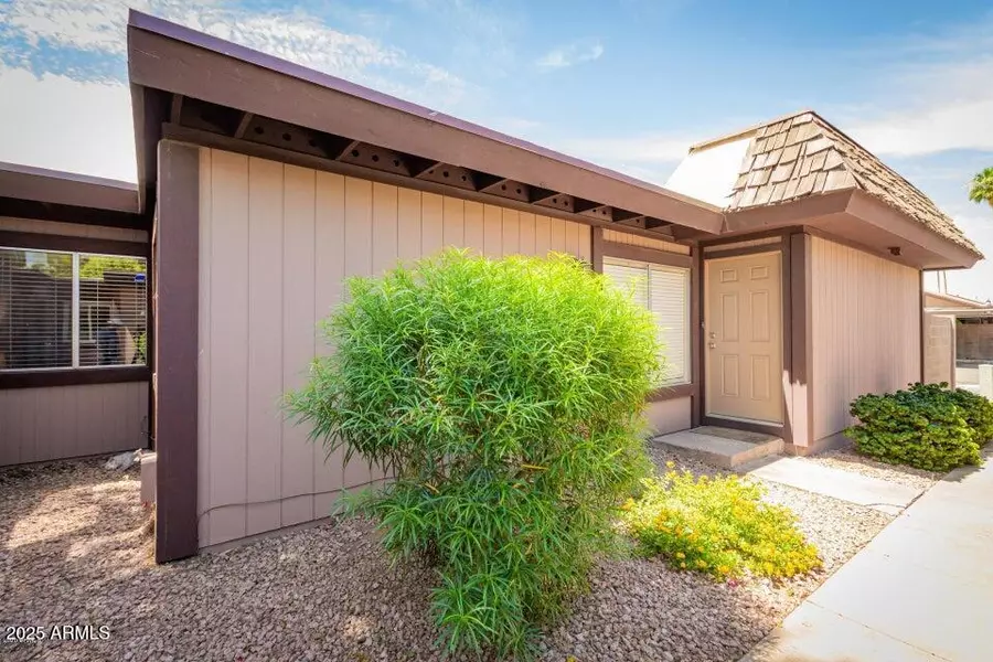 928 S CASITAS Drive #B, Tempe, AZ 85281