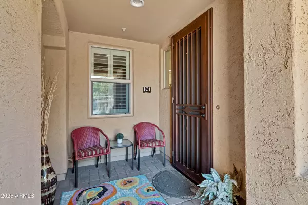 Chandler, AZ 85248,250 W QUEEN CREEK Road #101