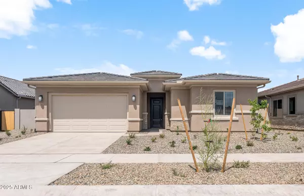 766 W FLATIRON Trail, Apache Junction, AZ 85120