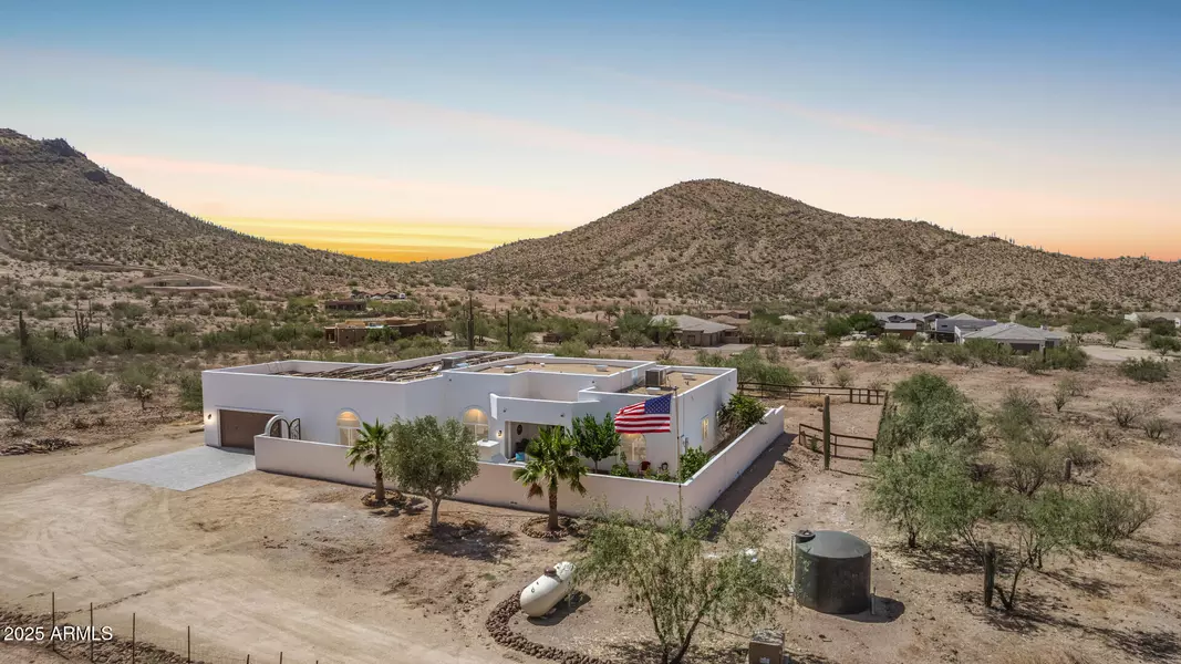 1617 E HONDA BOW Road, New River, AZ 85087