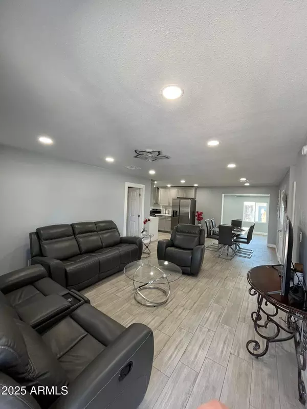 Phoenix, AZ 85051,3639 W LAWRENCE Lane