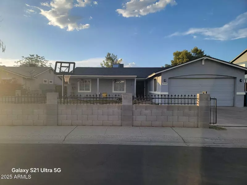 8840 W WHITTON Avenue, Phoenix, AZ 85037