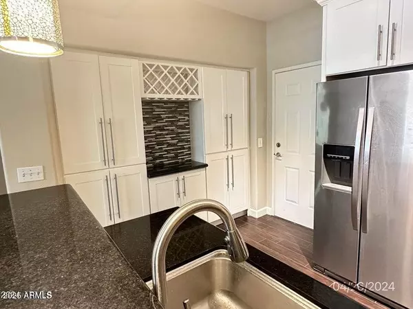 Scottsdale, AZ 85260,9550 E THUNDERBIRD Road #114