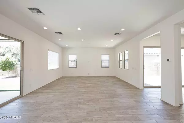 Gilbert, AZ 85297,907 E KNIGHTBRIDGE Way