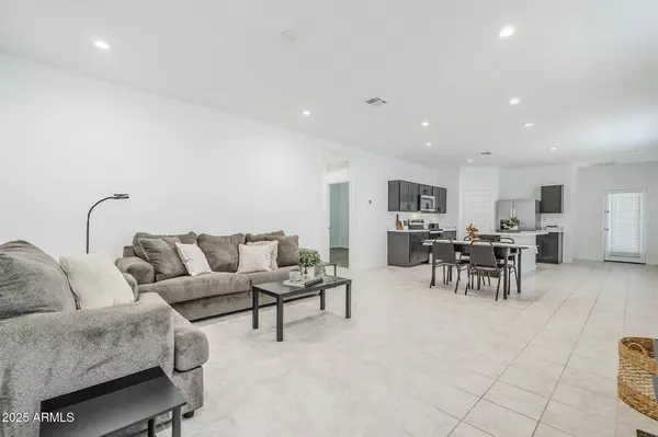 Apache Junction, AZ 85120,3375 W STRADLING Avenue