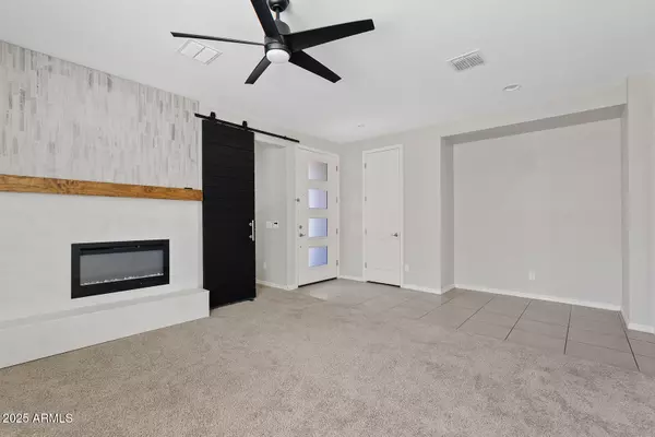 Queen Creek, AZ 85142,20471 E CARRIAGE Way