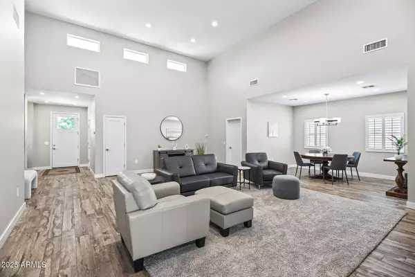 Phoenix, AZ 85014,1008 E MEDLOCK Drive