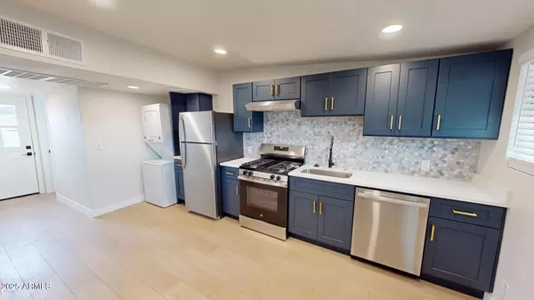 Phoenix, AZ 85014,1016 E FAIRMOUNT Avenue